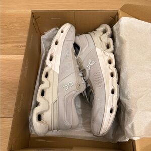 Mens On Cloud Cloudflyer sz 10 white glacier